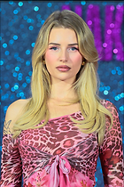 Celebrity Photo: Lottie Moss
667x1000 139 kb
Viewed 9 times
@BestEyeCandy.com