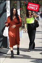 Brie Bella nikki Bella leaves lunch at Joans on third in Studio City CA 26.02..20.2020
2333x3500 2.5 mb
Viewed 1 time
@BestEyeCandy.com