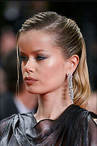 Celebrity Photo: Frida Aasen
667x1000 112 kb
Viewed 4 times
@BestEyeCandy.com