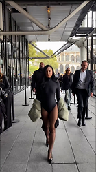 Celebrity Photo: Demi Lovato
800x1422 161 kb
Viewed 7 times
@BestEyeCandy.com