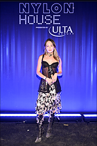 Kelli Berglund at NYLON House in the Desert
2 Photos
Photoset #703725
@BestEyeCandy.com
