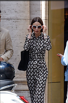 Lily Collins filming a Scene Outside Fendi Store for Emily in Paris in Rome 05-08-2025
1200x1800 304 kb
Viewed 4 times
@BestEyeCandy.com