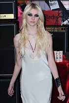 Celebrity Photo: Taylor Momsen
1962x2932 577 kb
Viewed 6 times
@BestEyeCandy.com