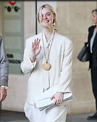 Celebrity Photo: Elle Fanning
2200x2772 1.1 mb
Viewed 4 times
@BestEyeCandy.com