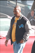 Celebrity Photo: Eddie Murphy
859x1289 476 kb
Viewed 0 times
@BestEyeCandy.com