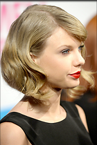 Celebrity Photo: Taylor Swift
2400x3600 975 kb
Viewed 3 times
@BestEyeCandy.com