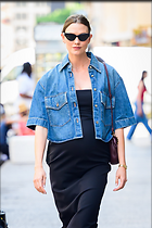 Celebrity Photo: Karlie Kloss
1875x2812 1.4 mb
Viewed 8 times
@BestEyeCandy.com