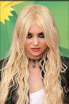 Celebrity Photo: Taylor Momsen
2400x3576 749 kb
Viewed 5 times
@BestEyeCandy.com