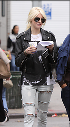 Celebrity Photo: Taylor Momsen
2000x3624 463 kb
Viewed 3 times
@BestEyeCandy.com
