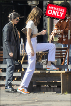 Kendall Jenner underboob suffers a wardrobe malfunction in West 3.11..20.2020
2135x3200 3.1 mb
Viewed 1 time
@BestEyeCandy.com