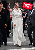 Celebrity Photo: Uma Thurman
4218x6000 3.1 mb
Viewed 0 times
@BestEyeCandy.com