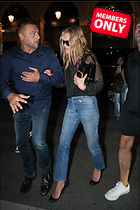 Celebrity Photo: Kate Moss
2333x3500 4.2 mb
Viewed 0 times
@BestEyeCandy.com