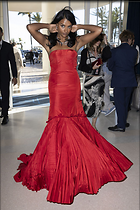 Celebrity Photo: Simone Ashley
7 Photos
Photoset #737770
@BestEyeCandy.com