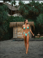 Celebrity Photo: Emily Feld
750x1000 123 kb
Viewed 28 times
@BestEyeCandy.com