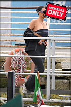 Celebrity Photo: Kimberly Kardashian
2333x3500 3.0 mb
Viewed 2 times
@BestEyeCandy.com