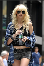Celebrity Photo: Taylor Momsen
1999x3005 541 kb
Viewed 4 times
@BestEyeCandy.com