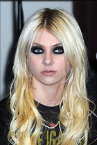 Celebrity Photo: Taylor Momsen
1500x2250 483 kb
Viewed 5 times
@BestEyeCandy.com