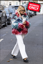 Celebrity Photo: Sienna Miller
2611x3917 1.9 mb
Viewed 0 times
@BestEyeCandy.com