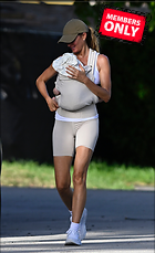 Celebrity Photo: Gisele Bundchen
1833x3000 1.7 mb
Viewed 1 time
@BestEyeCandy.com