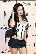 Celebrity Photo: Charli XCX
1280x1920 260 kb
Viewed 22 times
@BestEyeCandy.com