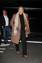 Celebrity Photo: Kevin Costner
2000x3000 914 kb
Viewed 2 times
@BestEyeCandy.com