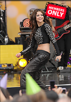 Celebrity Photo: Selena Gomez
1989x2856 1.6 mb
Viewed 0 times
@BestEyeCandy.com