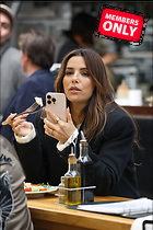 Celebrity Photo: Eva Longoria
2332x3500 3.2 mb
Viewed 1 time
@BestEyeCandy.com