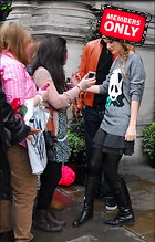 Celebrity Photo: Taylor Swift
3600x5622 1.7 mb
Viewed 2 times
@BestEyeCandy.com