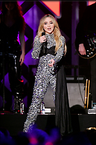 Celebrity Photo: Sabrina Carpenter
1365x2048   1.1 mb
Viewed 6 times
@BestEyeCandy.com