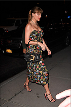 Celebrity Photo: Taylor Swift
667x1000 95 kb
Viewed 15 times
@BestEyeCandy.com