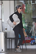Celebrity Photo: Lisa Rinna
7 Photos
Photoset #702769
@BestEyeCandy.com