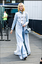 Celebrity Photo: Elle Fanning
1200x1800 237 kb
Viewed 8 times
@BestEyeCandy.com