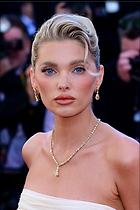 Celebrity Photo: Elsa Hosk
1200x1801 225 kb
Viewed 9 times
@BestEyeCandy.com
