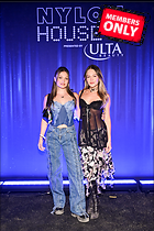 Celebrity Photo: Olivia Holt
2400x3600 3.2 mb
Viewed 1 time
@BestEyeCandy.com
