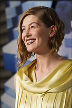 Celebrity Photo: Rosamund Pike
2400x3600 965 kb
Viewed 9 times
@BestEyeCandy.com