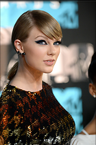 Celebrity Photo: Taylor Swift
1331x2000   670 kb
Viewed 5 times
@BestEyeCandy.com