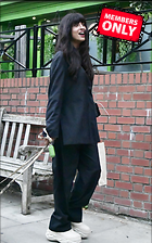 Jameela Jamil in a Dark Suit Jacket and Matching Trousers and Holding Her Harrods Bag Out in London 08-15-2024
2192x3500 3.5 mb
Viewed 1 time
@BestEyeCandy.com