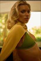 Celebrity Photo: Elsa Hosk
667x1000 64 kb
Viewed 11 times
@BestEyeCandy.com
