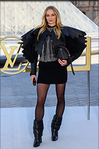 Celebrity Photo: Sophie Turner
1200x1799 270 kb
Viewed 22 times
@BestEyeCandy.com