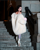 Celebrity Photo: Julia Fox
1200x1500 220 kb
Viewed 4 times
@BestEyeCandy.com