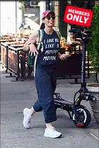 Celebrity Photo: Sarah Silverman
2333x3500 2.8 mb
Viewed 0 times
@BestEyeCandy.com