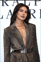 Celebrity Photo: Priyanka Chopra
1200x1800 377 kb
Viewed 38 times
@BestEyeCandy.com