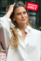 Celebrity Photo: Bar Refaeli
2022x3035 1.9 mb
Viewed 0 times
@BestEyeCandy.com