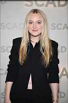 Celebrity Photo: Dakota Fanning
7 Photos
Photoset #726077
@BestEyeCandy.com