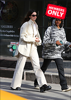 Kendall Jenner candids Out and about in New York 24.02..20.2020
3396x4788 5.7 mb
Viewed 1 time
@BestEyeCandy.com