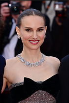 Celebrity Photo: Natalie Portman
1200x1800 222 kb
Viewed 13 times
@BestEyeCandy.com