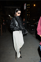 Celebrity Photo: Kendall Jenner
1200x1800 177 kb
Viewed 5 times
@BestEyeCandy.com