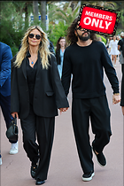 Celebrity Photo: Heidi Klum
4000x6000 2.5 mb
Viewed 0 times
@BestEyeCandy.com