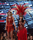Celebrity Photo: Taylor Swift
1678x2000   863 kb
Viewed 5 times
@BestEyeCandy.com