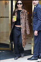 Celebrity Photo: Emily Ratajkowski
1200x1800 205 kb
Viewed 9 times
@BestEyeCandy.com